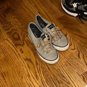 Grey Sperry canvas easy slide on women’s 5.5